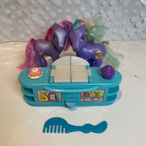 Vintage My Little Pony G3 🌈💗Celebration Castle kitchen bundle - Picture 1 of 11